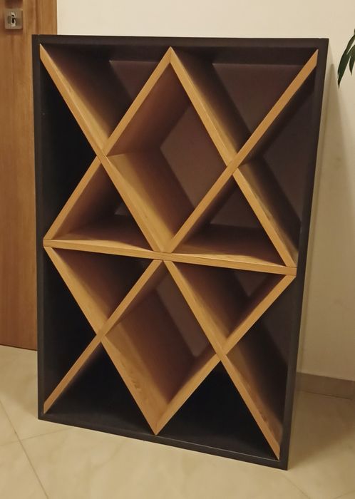 Szafka na wino fornir dębowy i lakier
