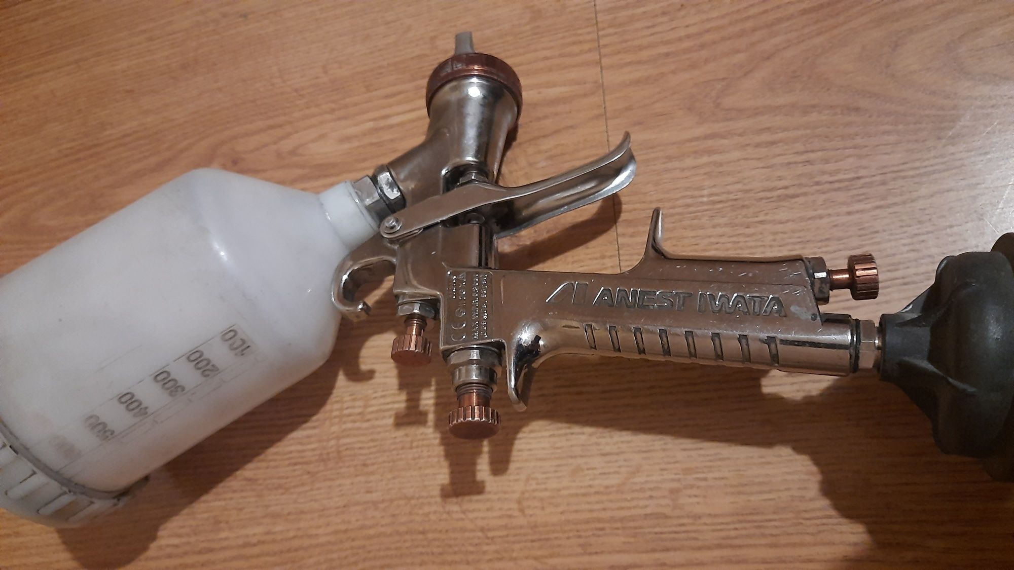 Pistolet lakierniczy malarski Iwata W400 Bellaria 1.4 bdb stan
