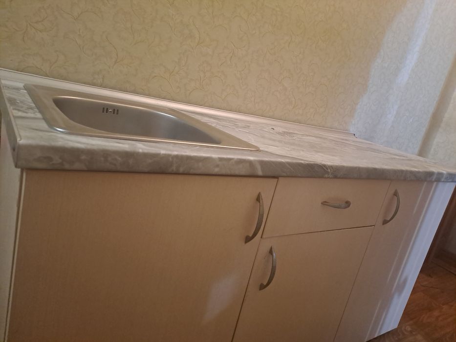 Стол для кухни с столешницей