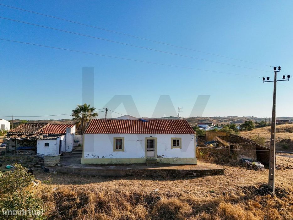 Moradia para remodelar  com terreno em Vale Andreu, Barragem do Belich