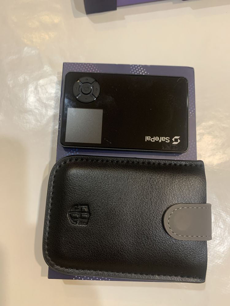 Крипто кошелек SafePal S1