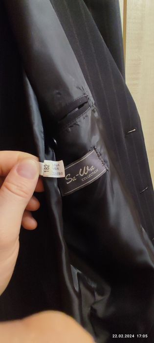 Garnitur czarny w prążki