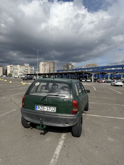 Опель корса бляха