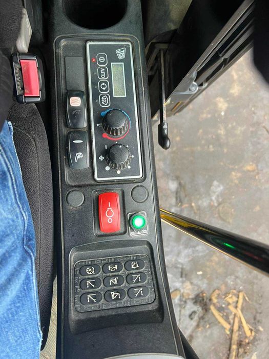 Колісний екскаватор JCB JS 145 W