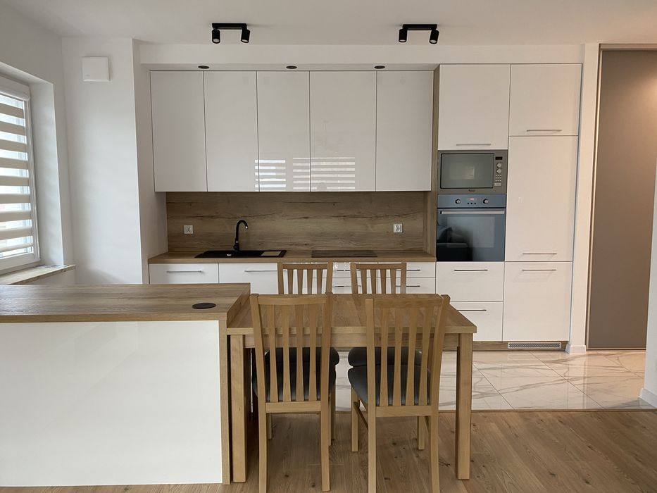 Wynajmę mieszkanie (3 pokojowe, 62m2). Jeziorna Towers.