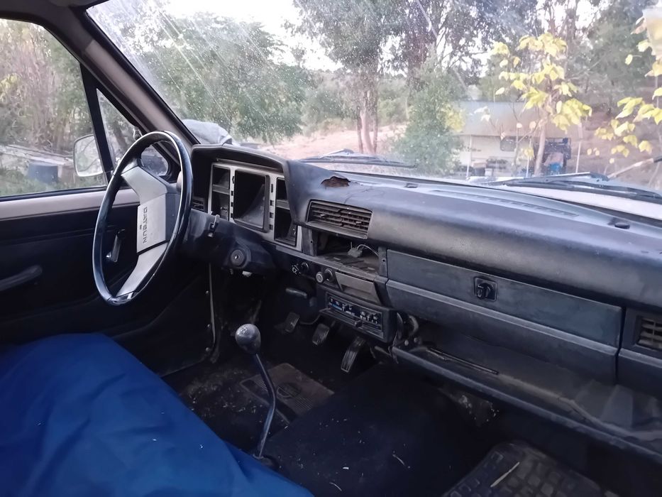 Clássico: uma robusta pick-up Datsun de 1983.