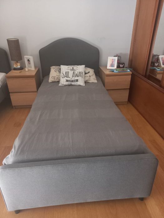 Cama como nova , estrado incluido