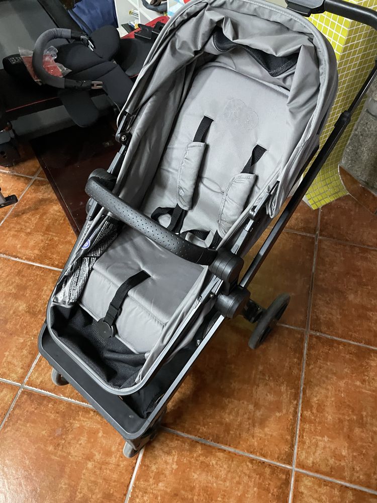 Carrinho de bebe com cadeira Auto - KinderKraft