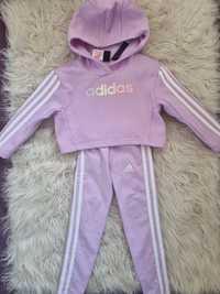 Dres dla dziewczynki Adidas liliowy rozmiar 104