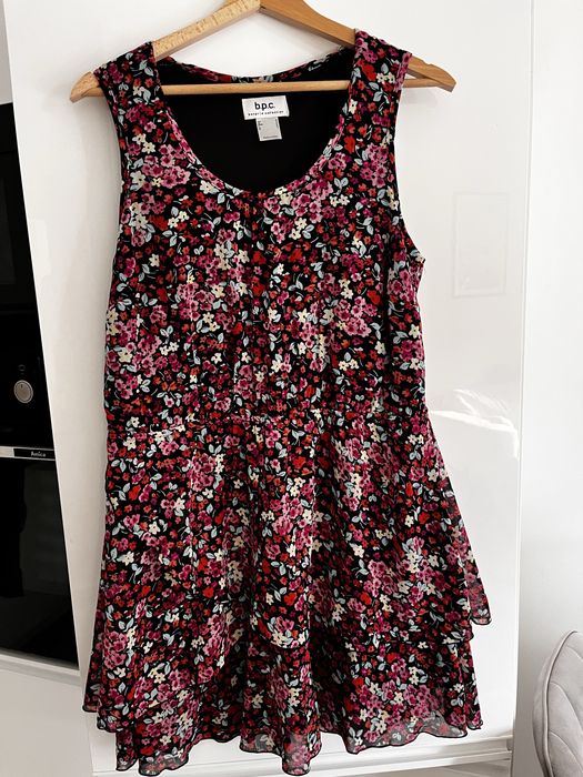 Sukienka w drobne kwiatki