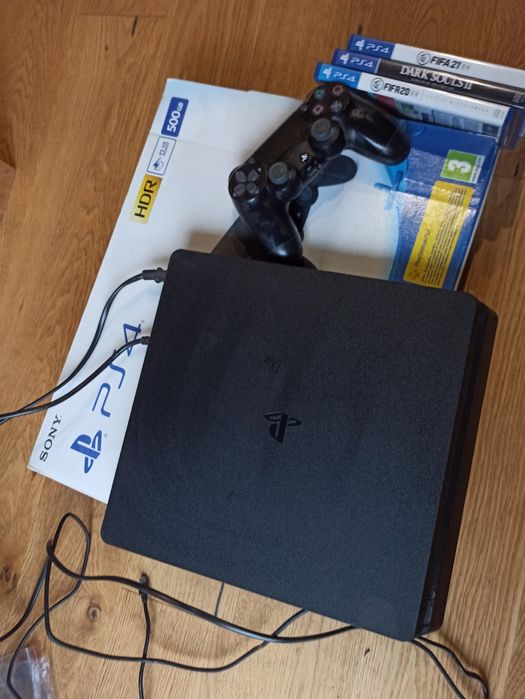 Play station 4 slim.