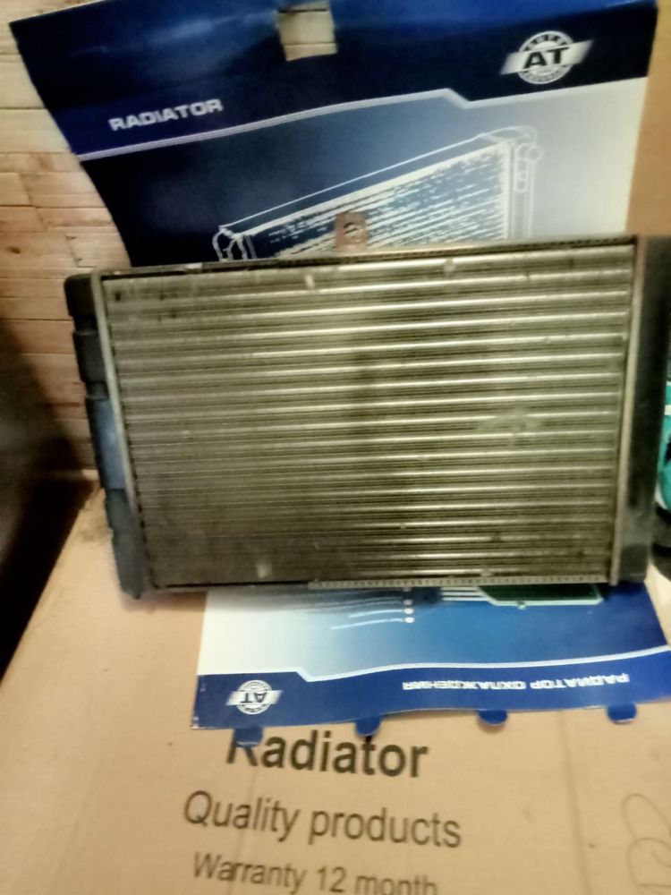 Продаю  радиатор на авто део сенс.
