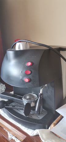 Maquina de café de cor preta