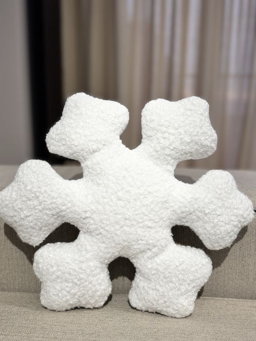 Декоративні новорічні подушки