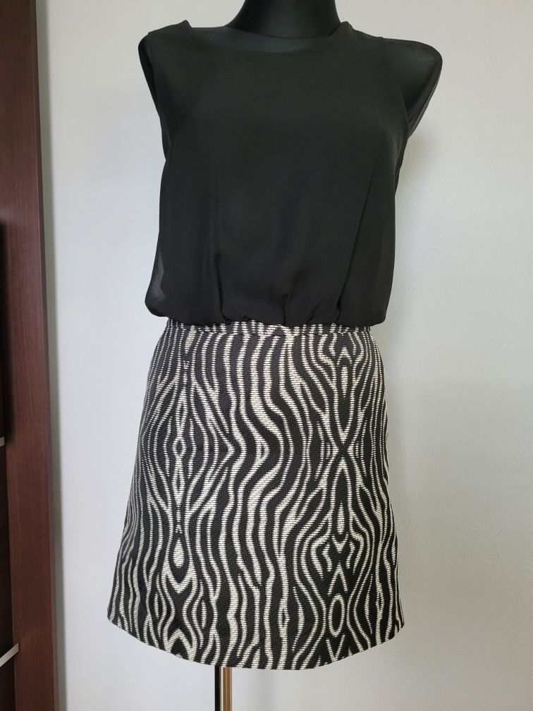 Śliczna sukienka Next rozm.36. Dlugosc 84 cm, klatka 44, pas 35 cm.
