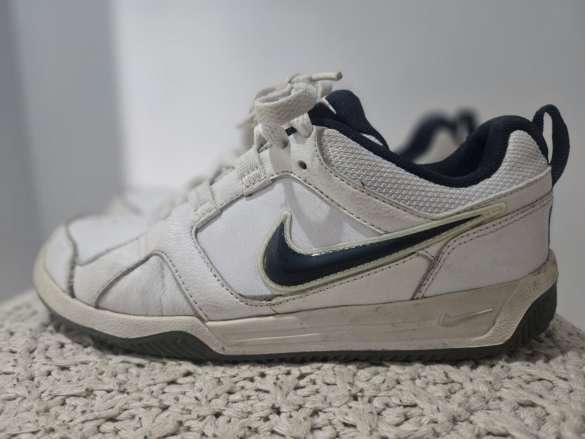 NIKE Lykin r.35.5