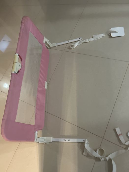 Barierka dla dziecka do łóżka