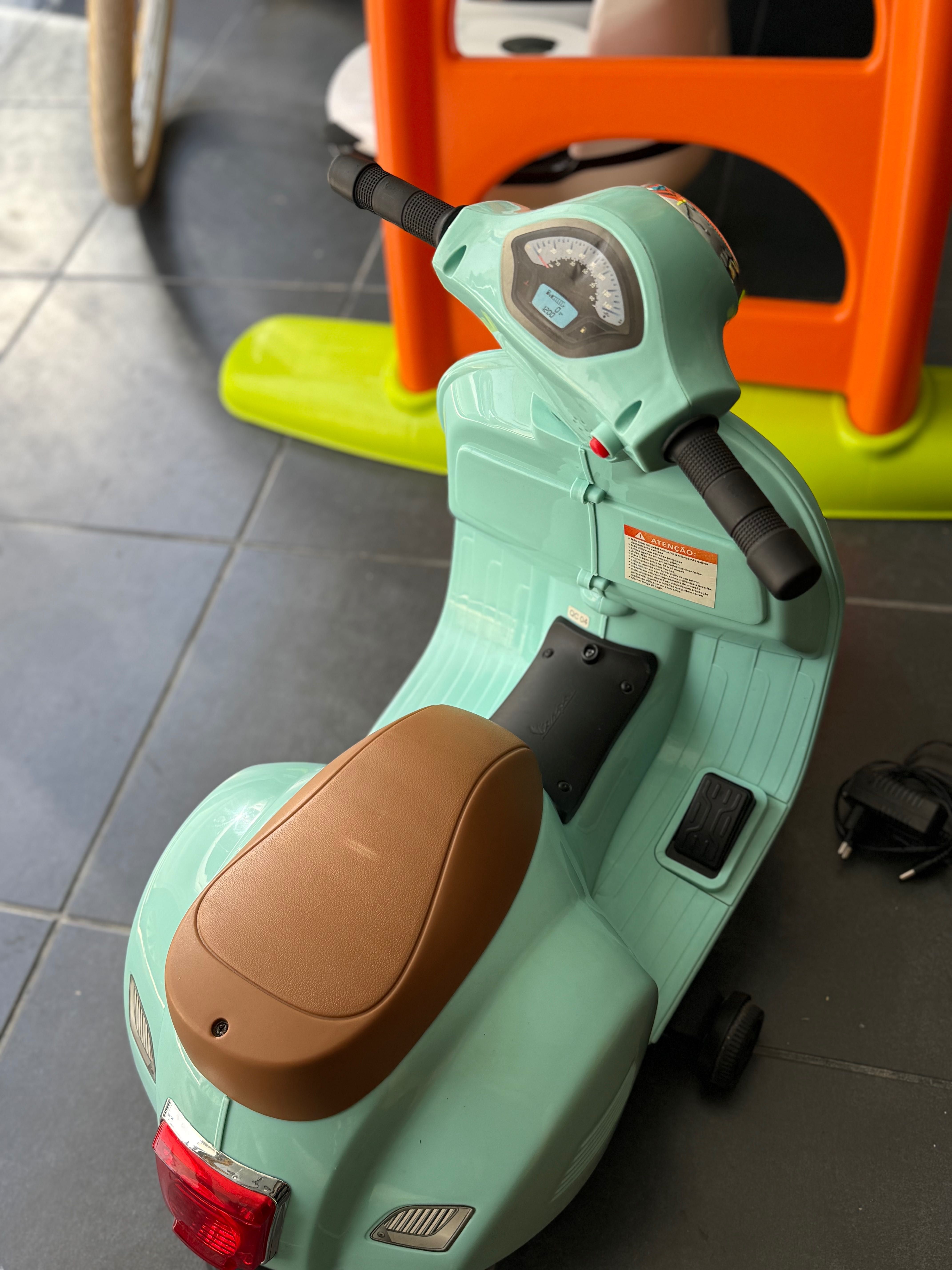 Vespa mota de bebé