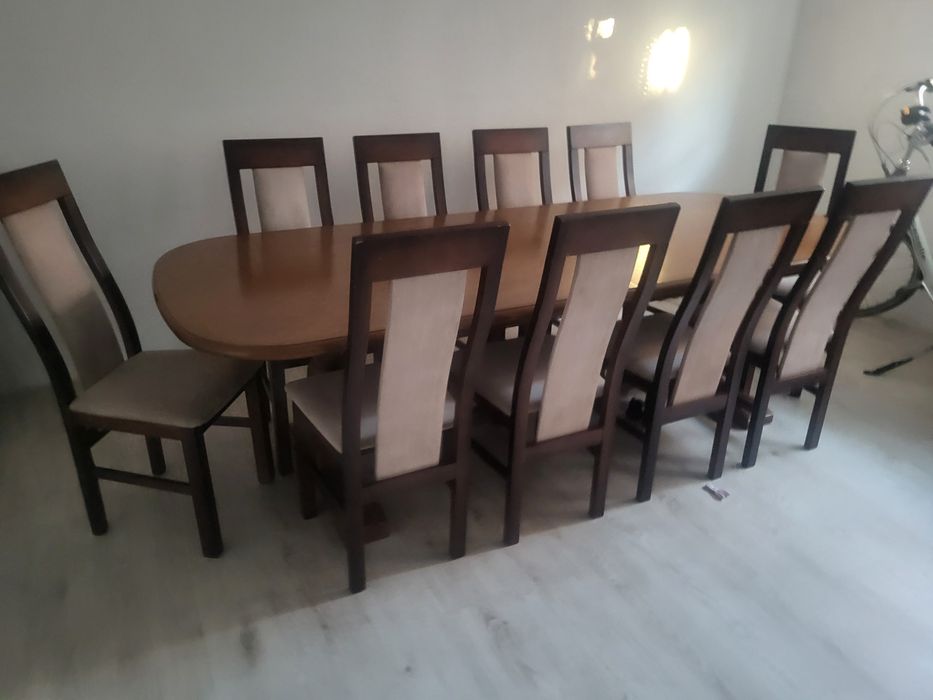Stól i 10 krzeseł