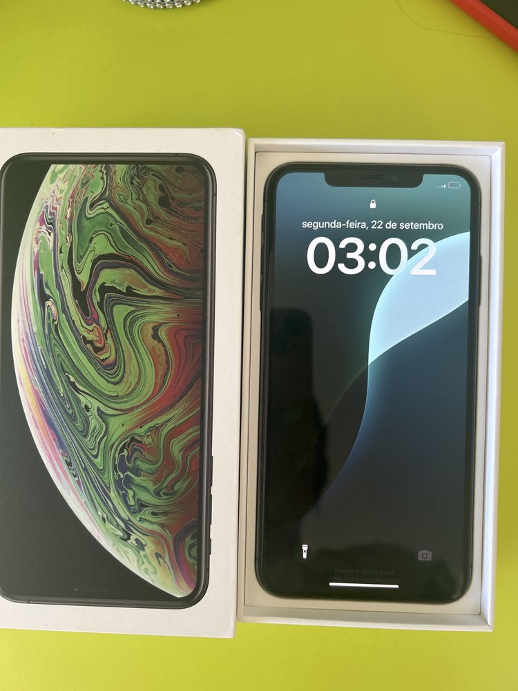 iphone XS Max.
