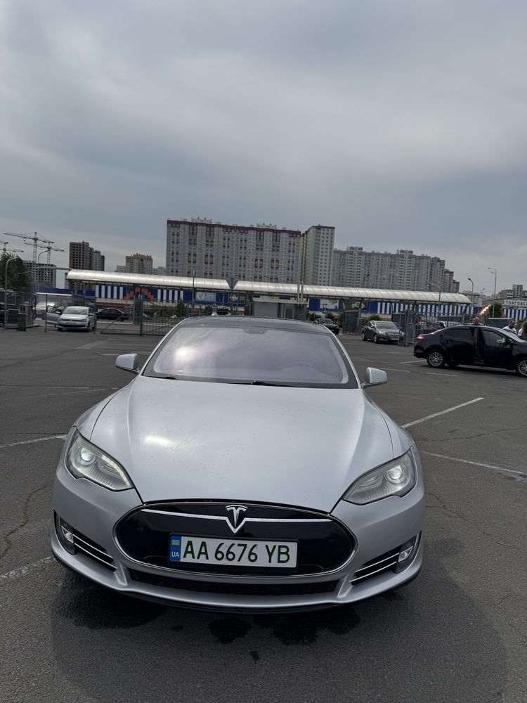 Тесла модел s панорама пневма
