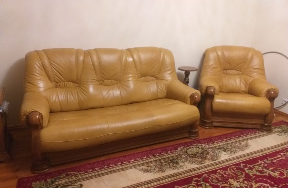 Комплект  мебелі на  дубовому каркасі