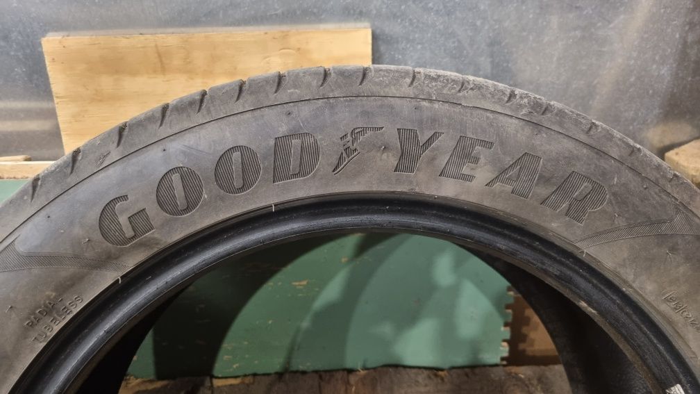 Резина літня Goodyear 235/50 r18