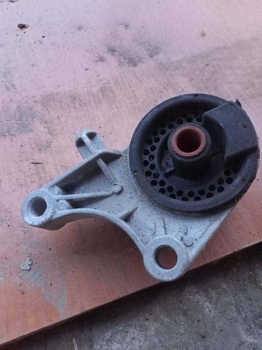 Передня подушка двигуна Opel