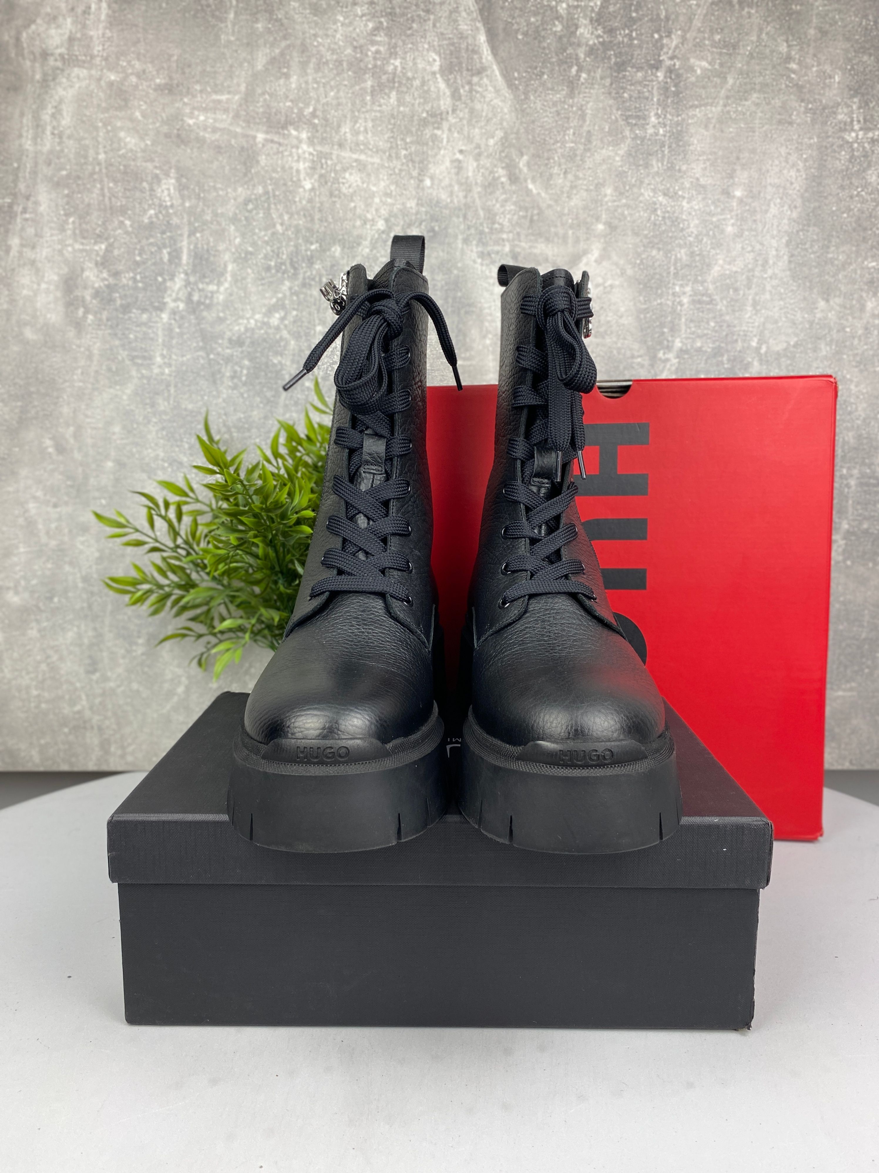 Jak nowe / buty botki trapery / Hugo / Kris / r. 41
