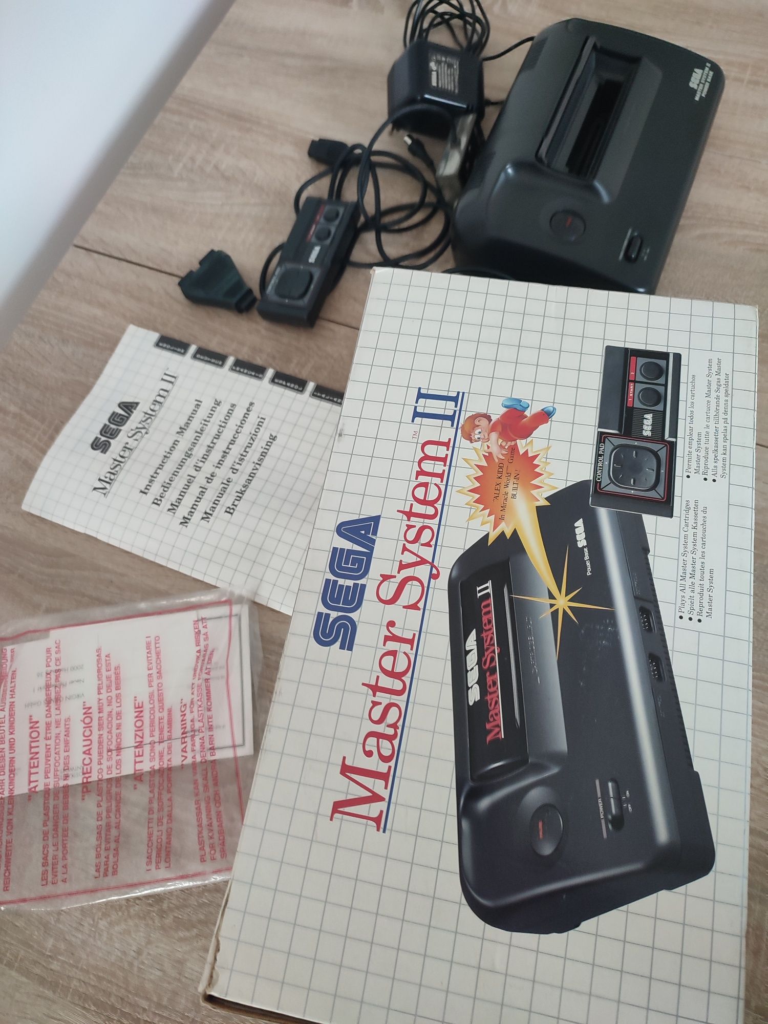 Sega Master System II konsola w boxie