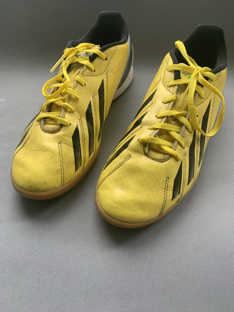 Футзалки Adidas F10(стан відмінний, оригінал)