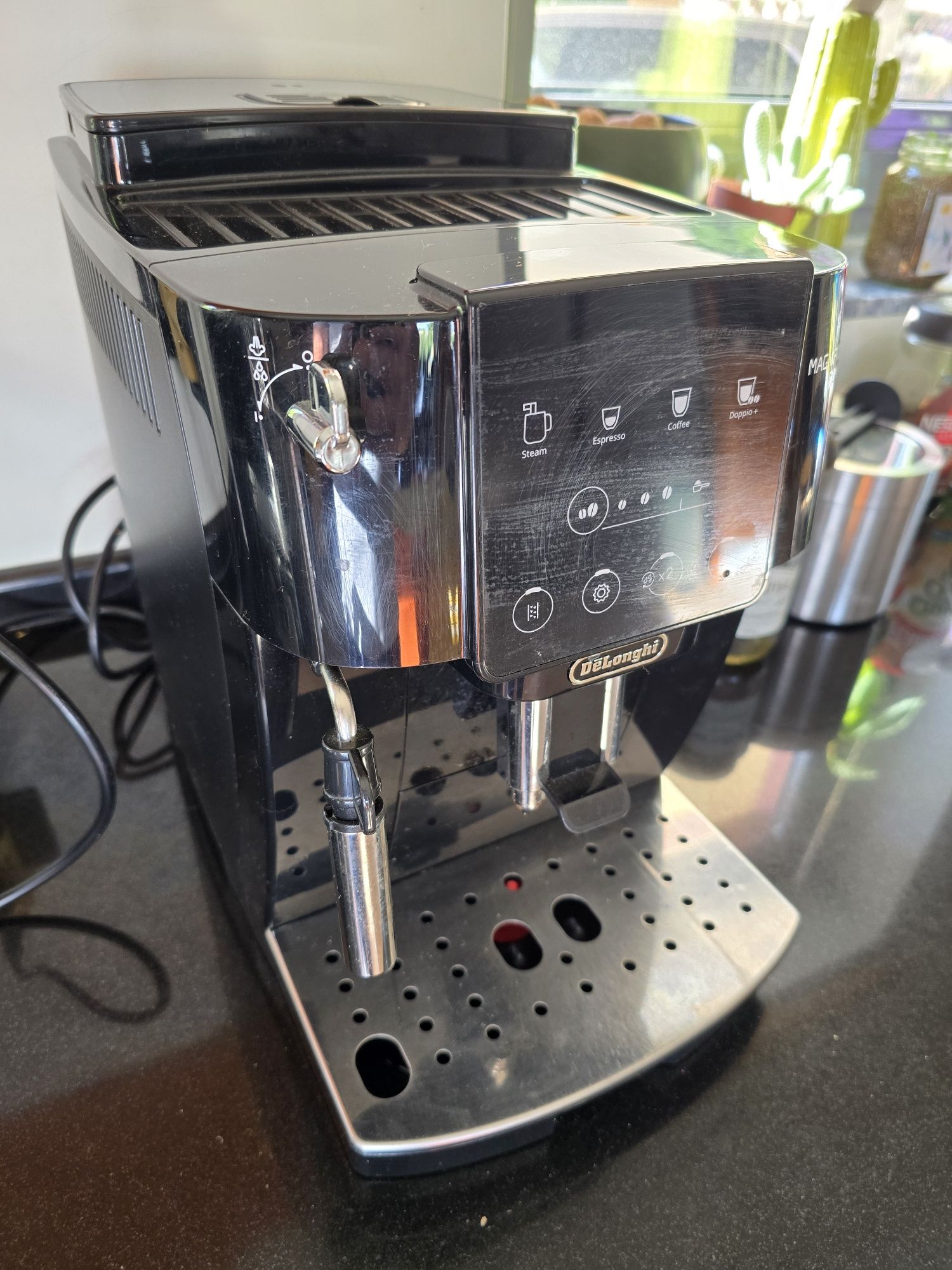Máquina café automática Delonghi Magnifica Start