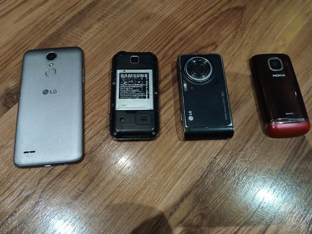 Stare telefony 4 sztuki