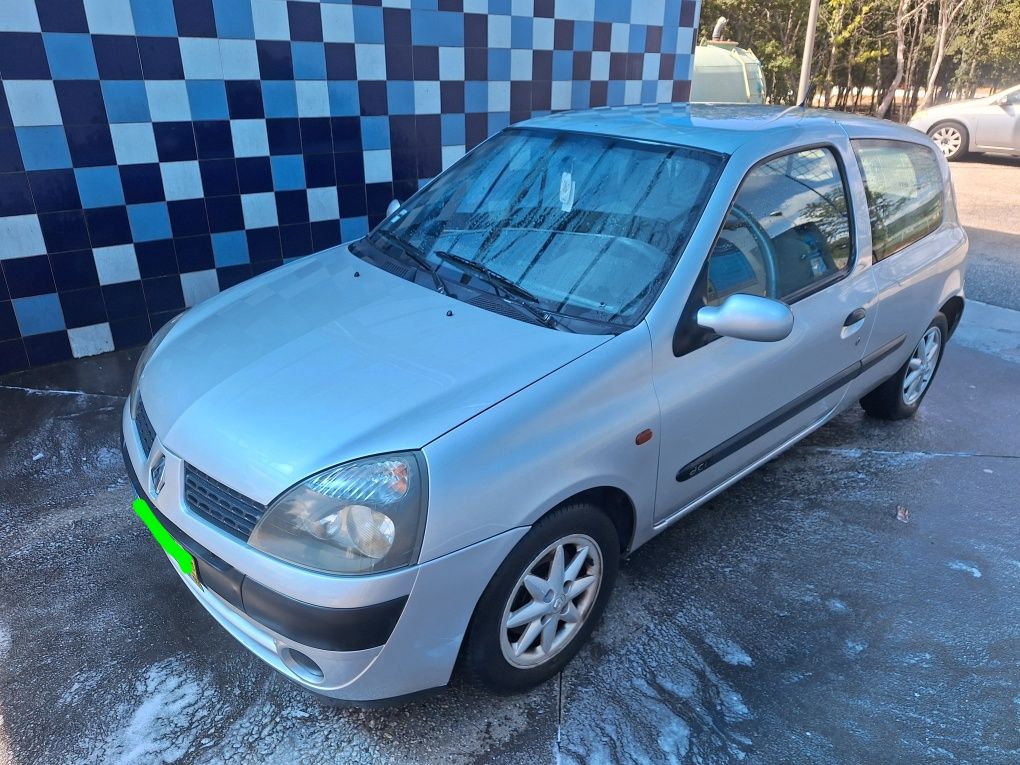 Carro Comercial Renault Clio II 1.5 Dci