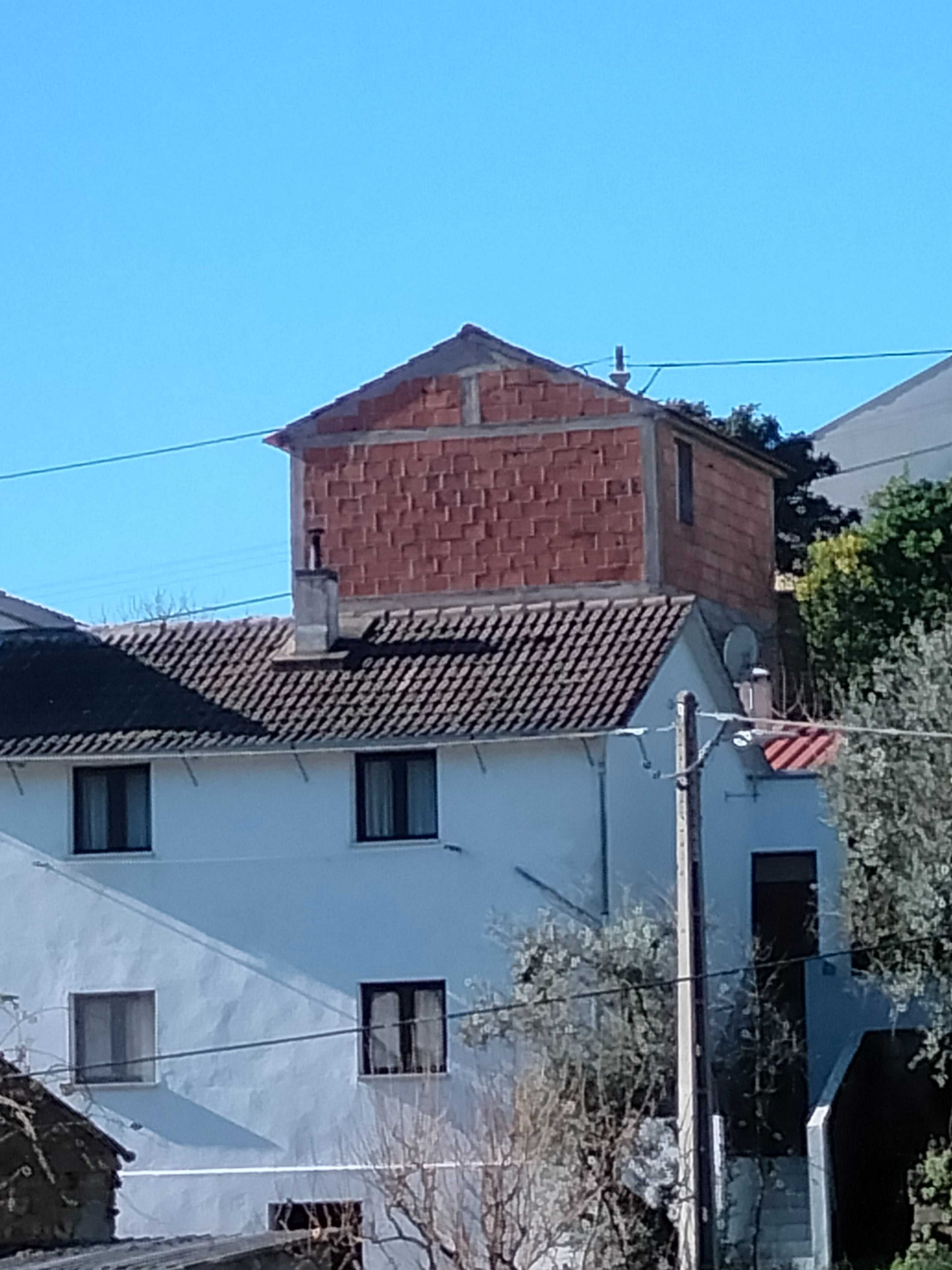 Casa em Descoberto, Fundão - Vende-se.