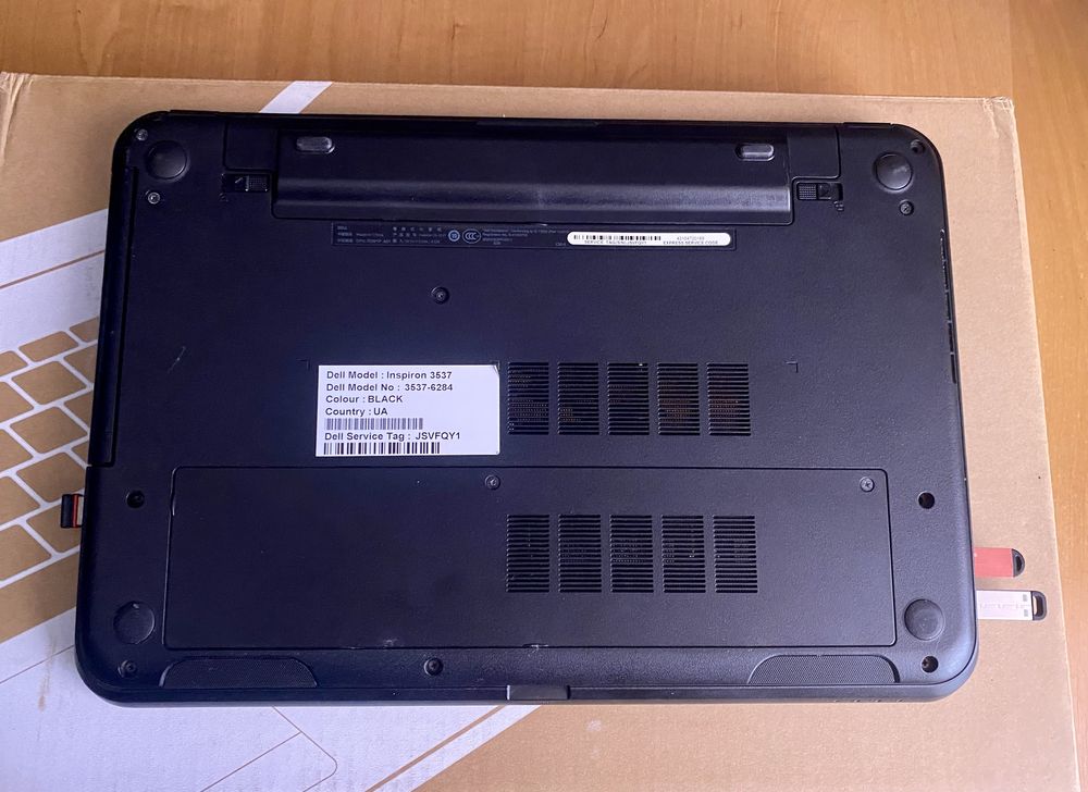 Ноутбук Dell Inspiron 3537