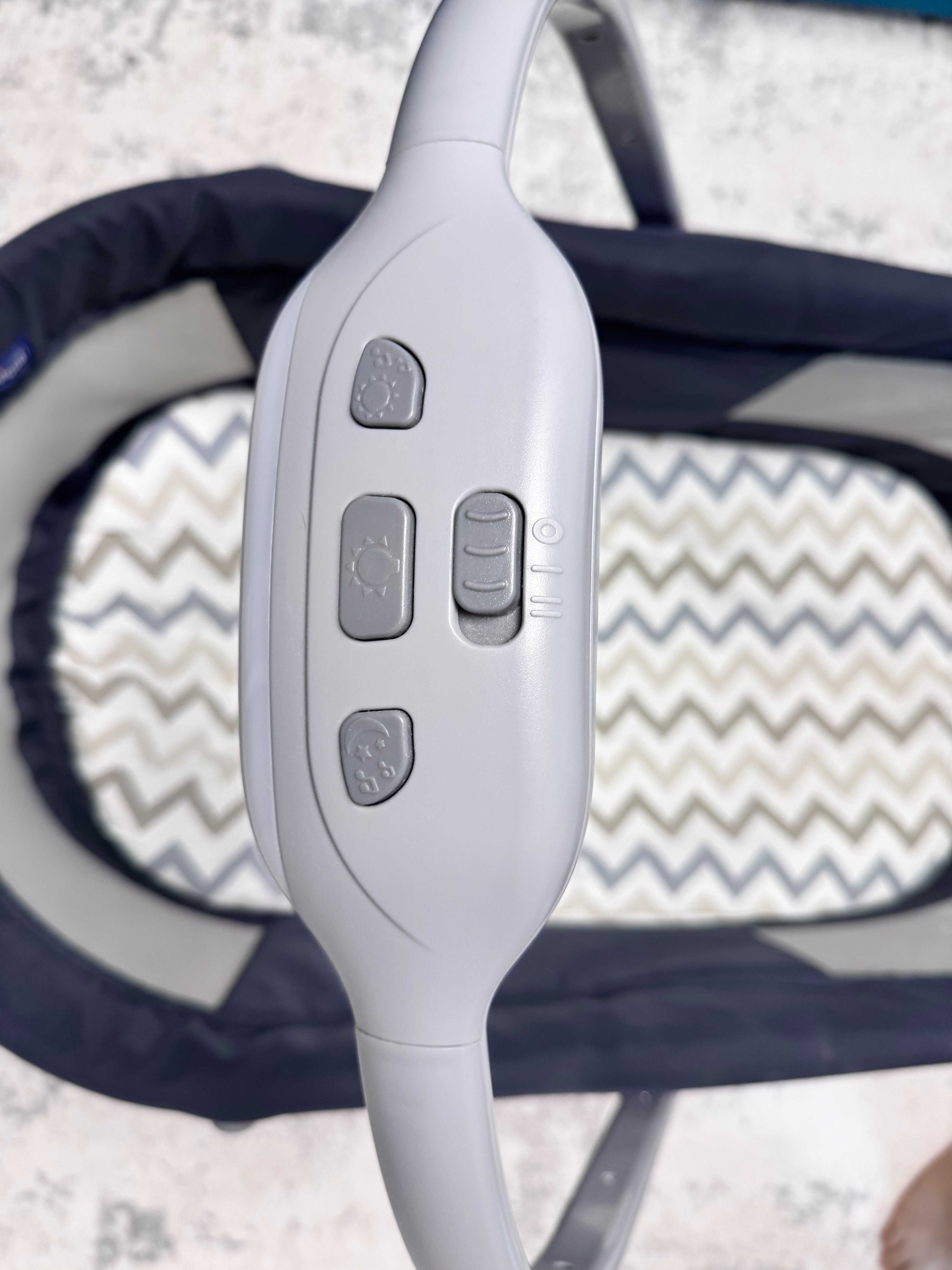 Ліжечко-колиска Chicco Air Hug 4 в 1 –  від народження до 9+ міс.