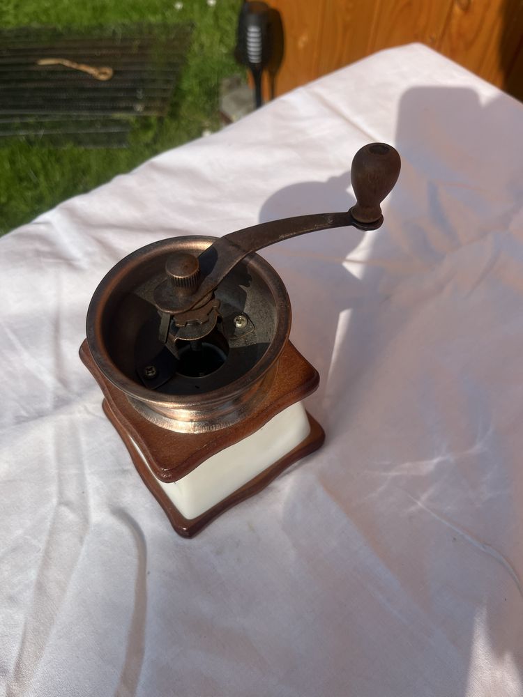 Młynek do kawy porcelanowy