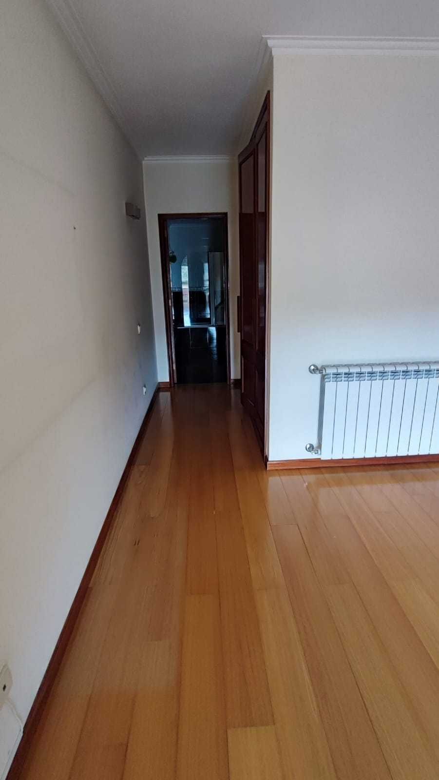 Apartamento T3+1 para alugar - Nogueira da Regedoura - Sta. Mª Feira