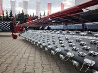 Podbieracz pokosu płachtowy do kombajnu zbożowego