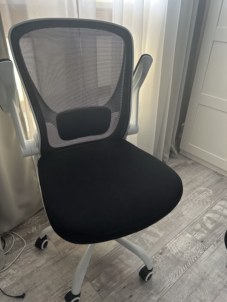 Fotel obrotowy krzeslo biurowe białe