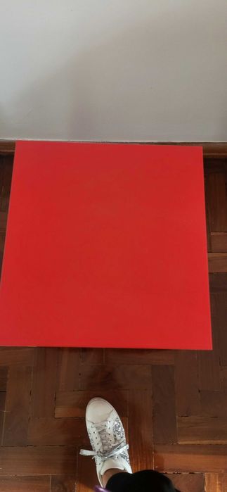 Mesa cabeveira ikeia em metal