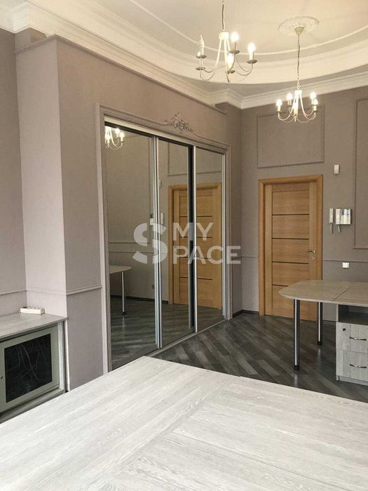 3к.кв під офіс комерція бізнес центр Метро "Площа Українських Героїв"