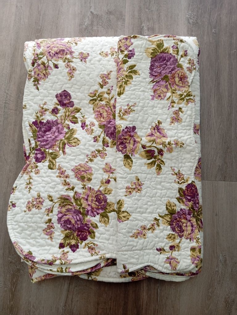 Colcha nova com capa almofada