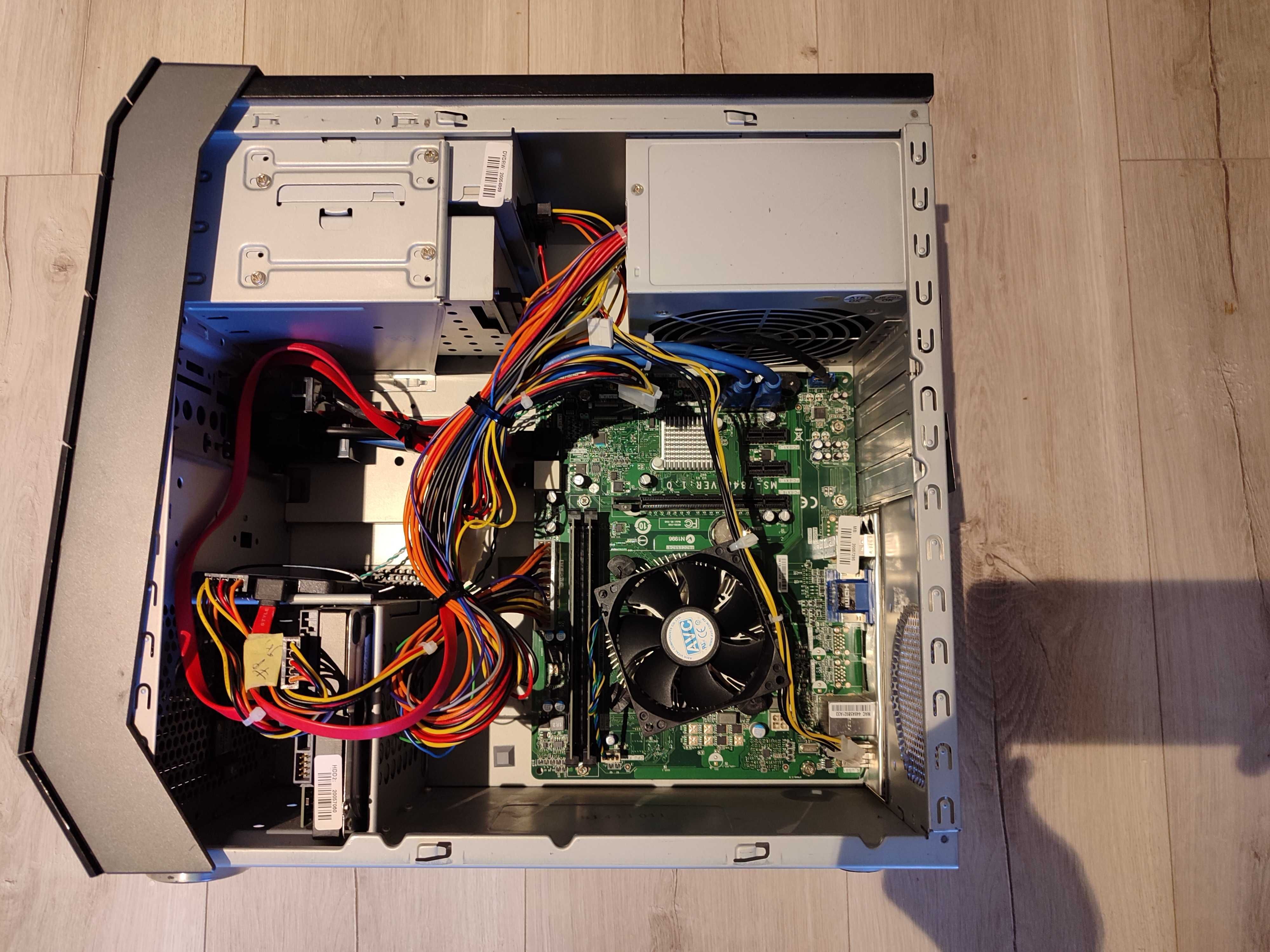 Komputer Medion i7 8x4.0 GHz/8GB RAM/SSD/2TB HDD/Win 10