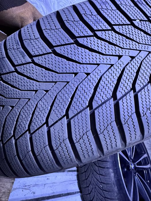 Продам зимову резину Nexen Winguard Sport 2 245 45 19 275 40 19