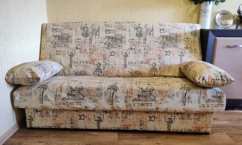 Диван-ліжко без підлокітників