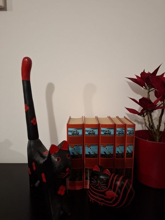 2 gatos de madeira decoração