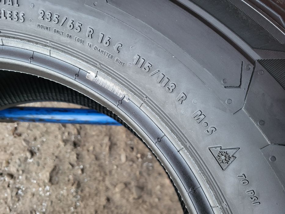 235/65/16C R16C Continental VanContact Winter 4шт ціна за 1шт