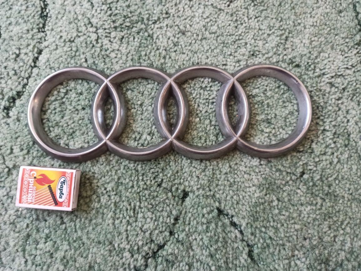 Продам емблему кольца Audi80 передні